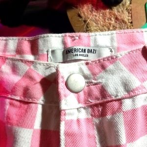 American Bazi pink and white checkered shorts size L